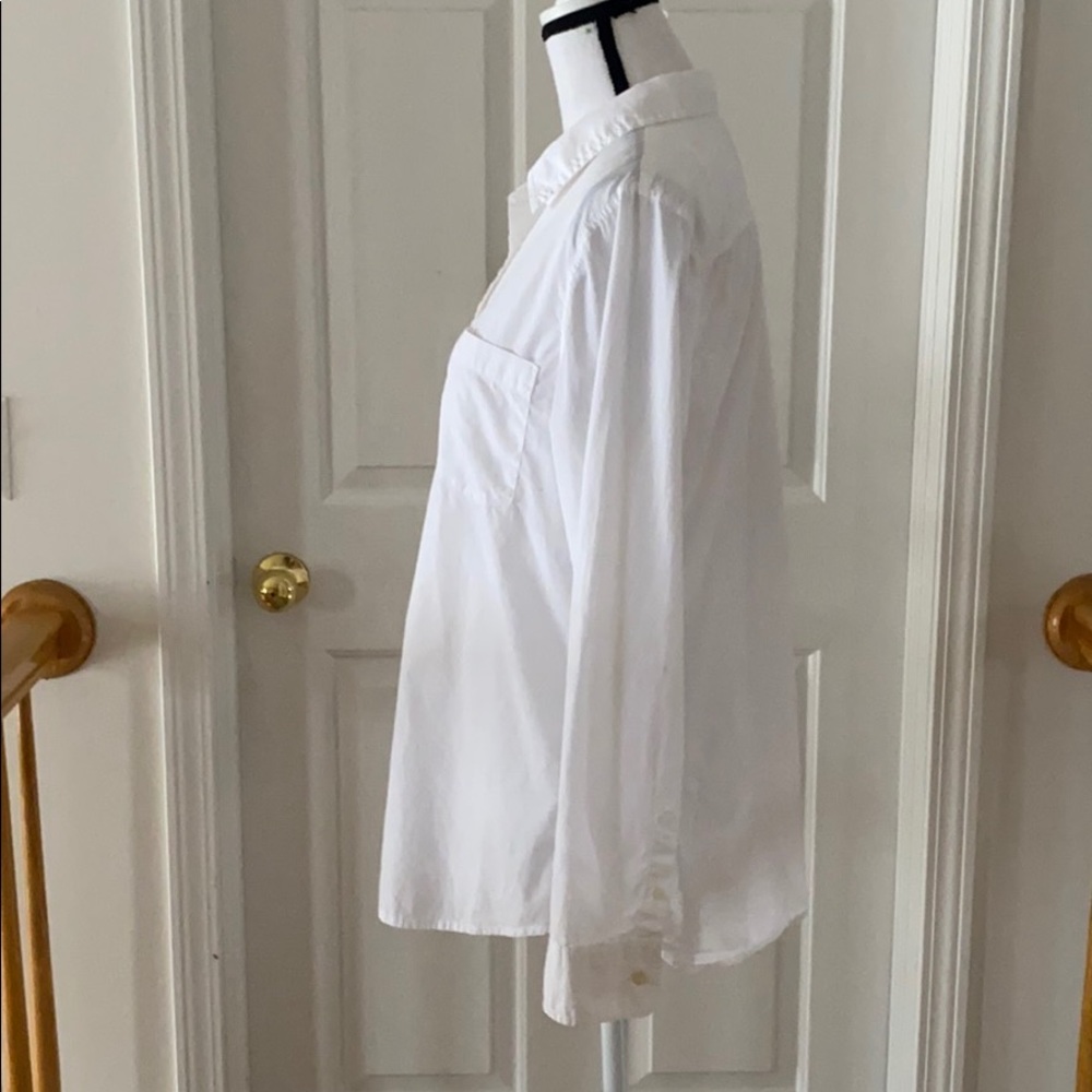 06:09- Banana Republic Button Down Shirt - Picture 5 of 15